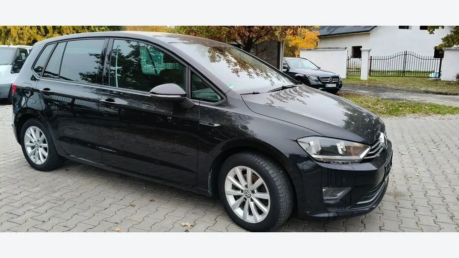 VOLKSWAGEN Golf Sportsvan -