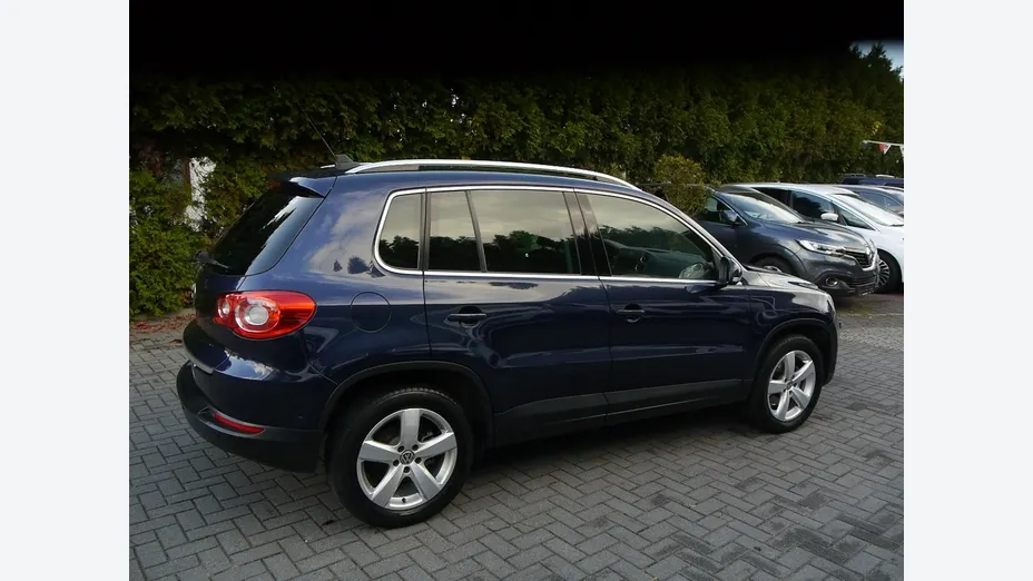 VOLKSWAGEN Tiguan -