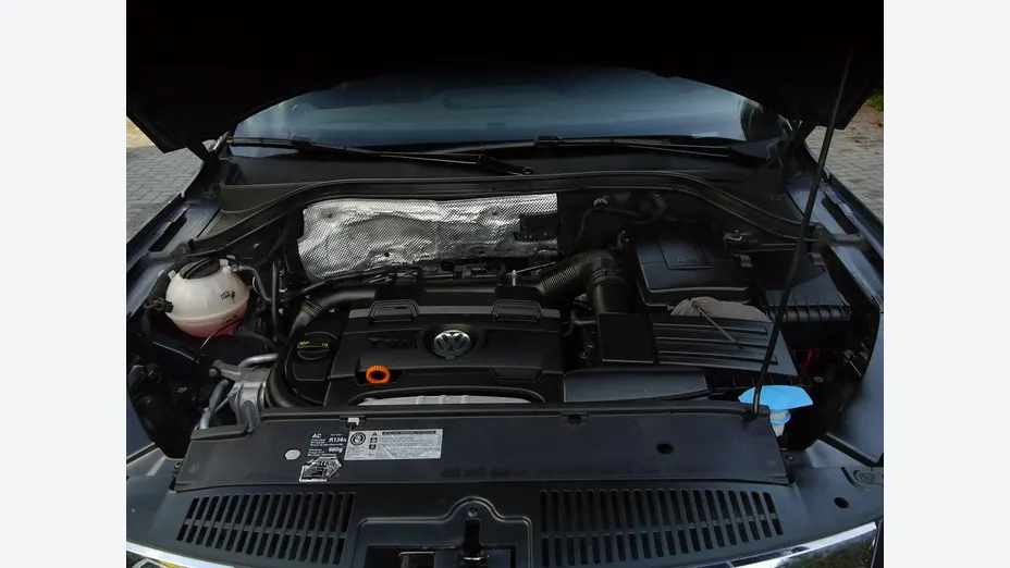 VOLKSWAGEN Tiguan -