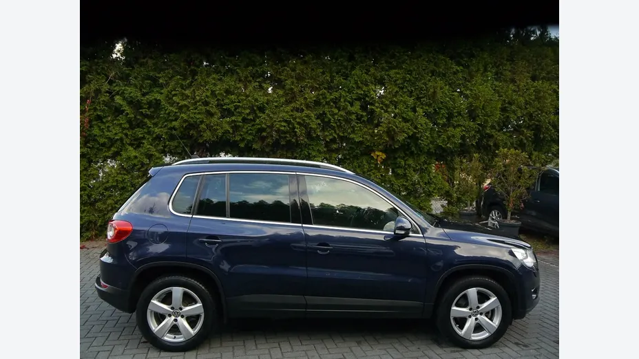 VOLKSWAGEN Tiguan -