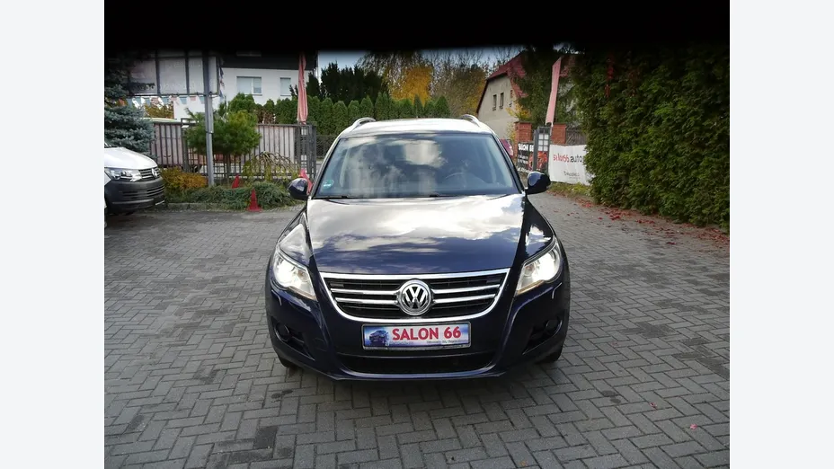 VOLKSWAGEN Tiguan -