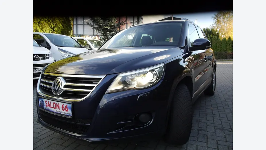 VOLKSWAGEN Tiguan -