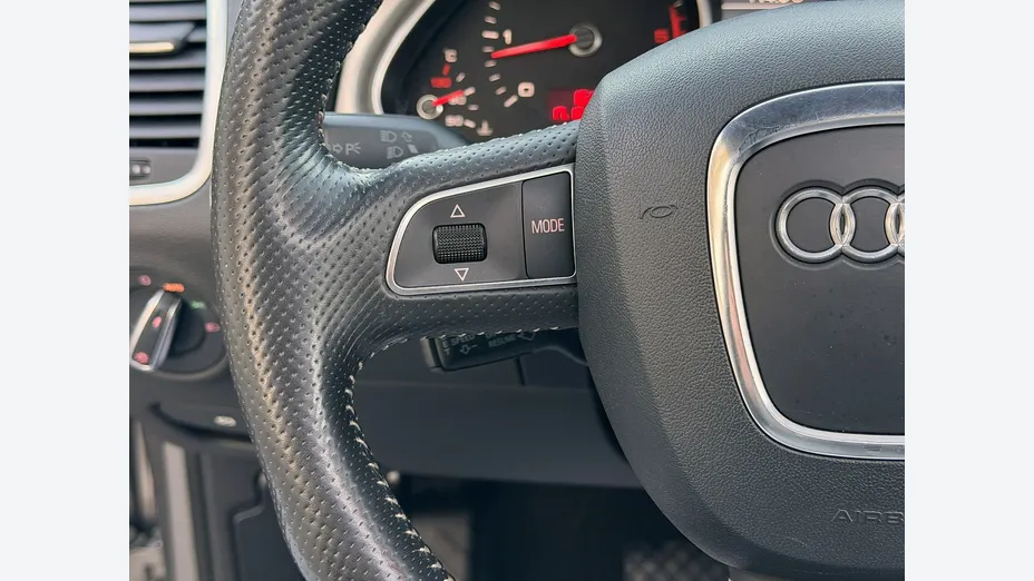AUDI Q7 -