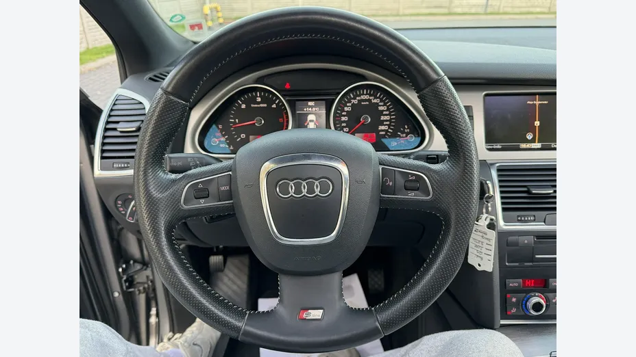 AUDI Q7 -