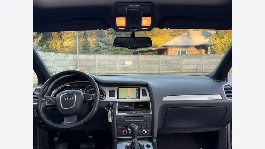 AUDI Q7 -