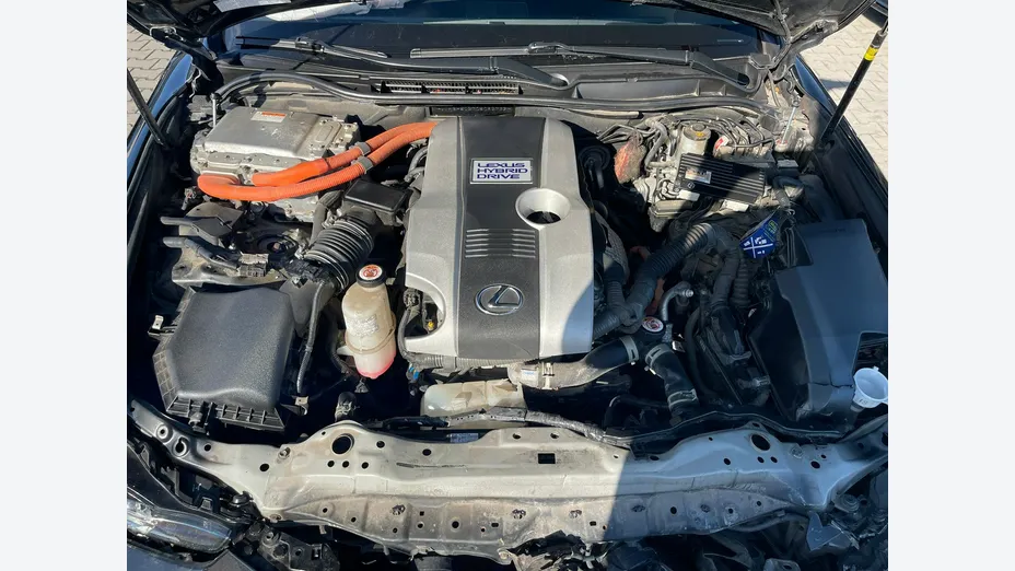 LEXUS IS -