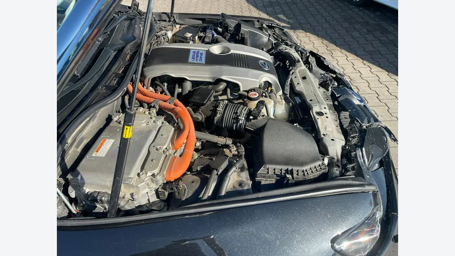 LEXUS IS -