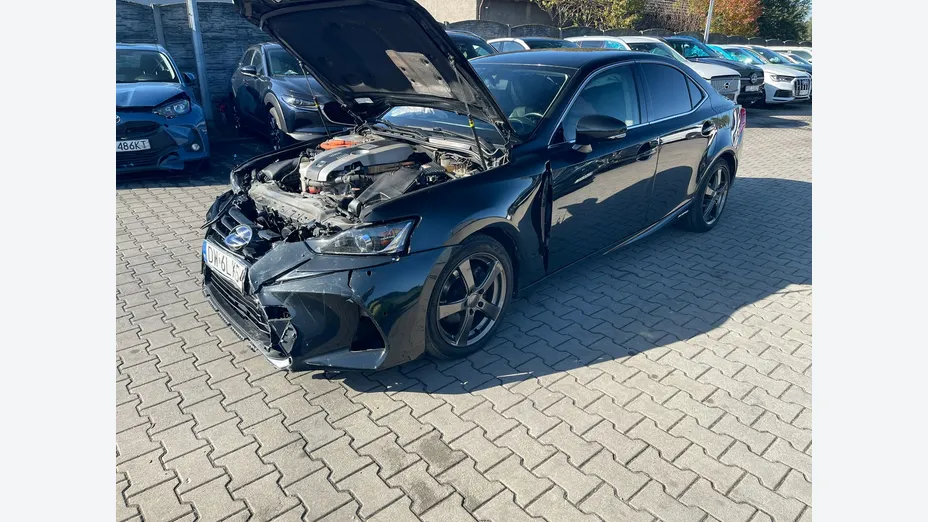 LEXUS IS -