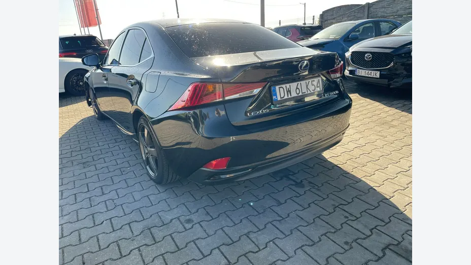 LEXUS IS -