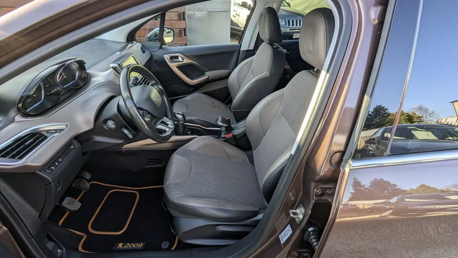 PEUGEOT 2008 -