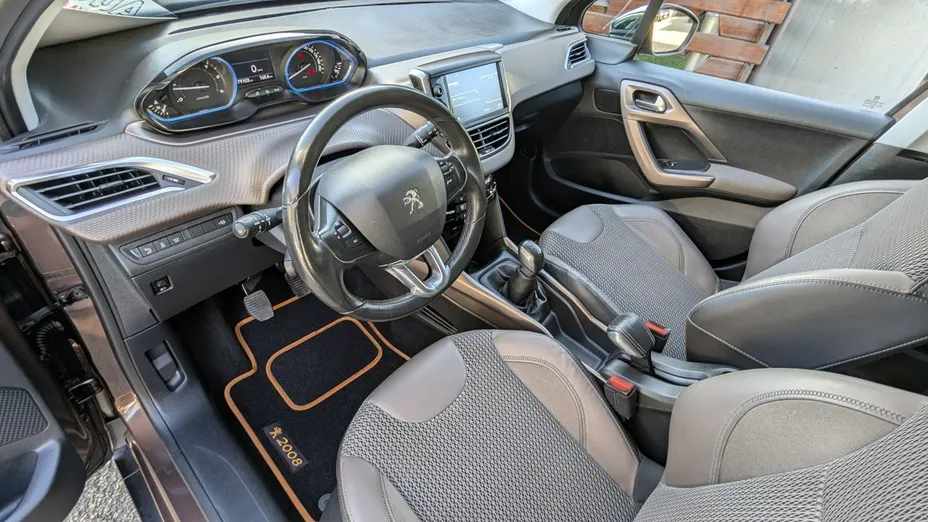 PEUGEOT 2008 -