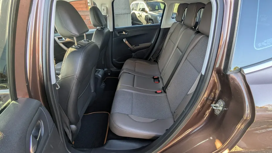 PEUGEOT 2008 -