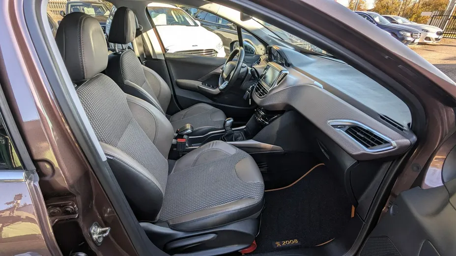 PEUGEOT 2008 -