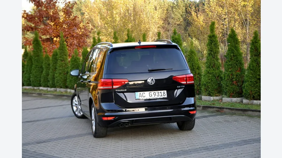 VOLKSWAGEN Touran -