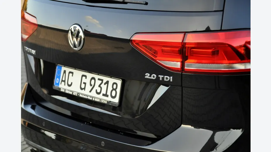 VOLKSWAGEN Touran -
