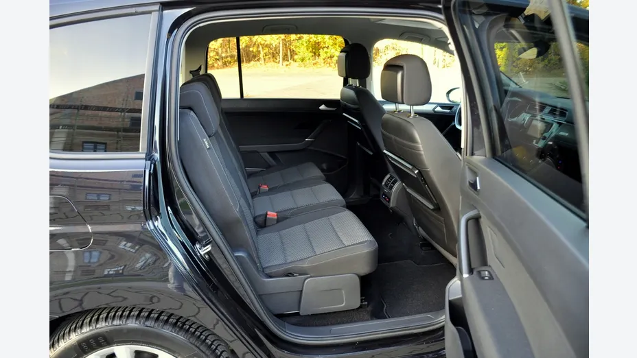 VOLKSWAGEN Touran -