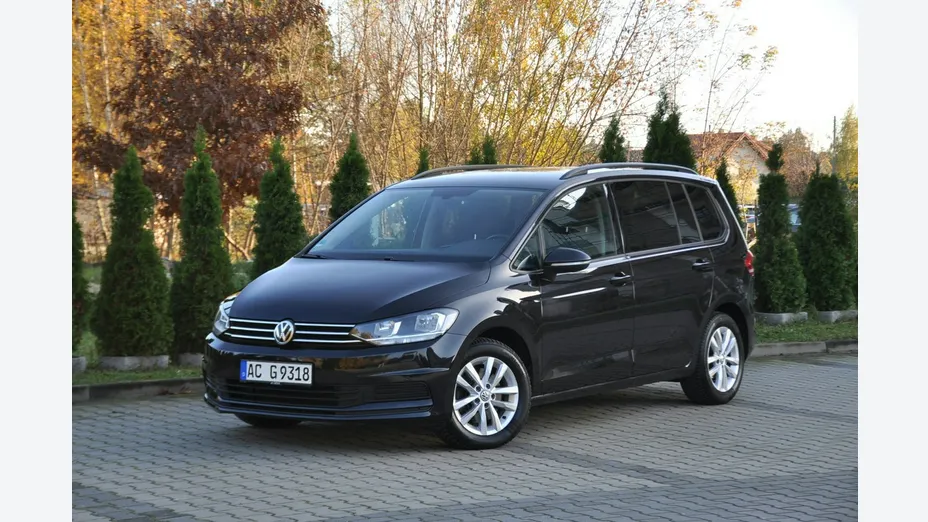 VOLKSWAGEN Touran -