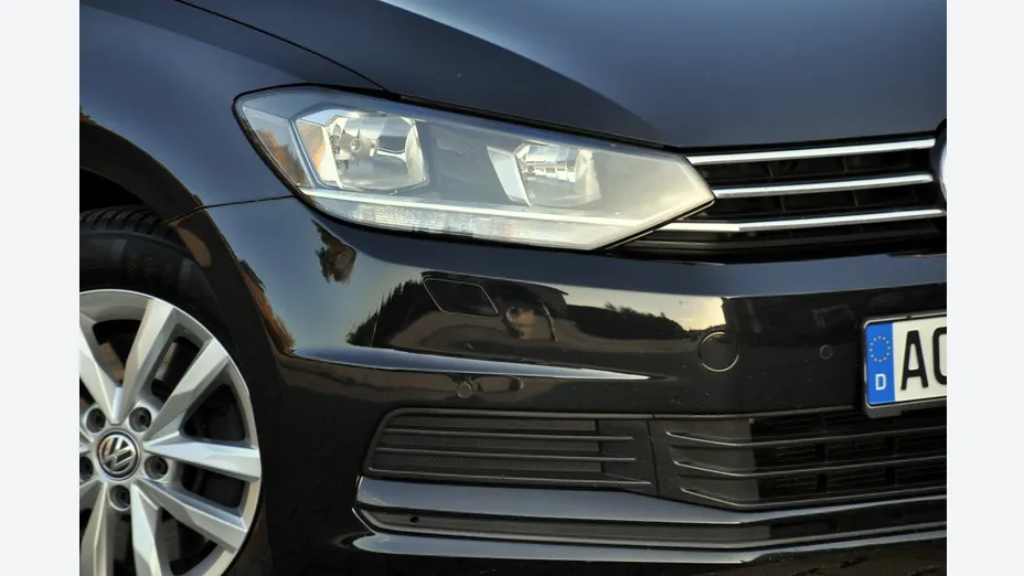 VOLKSWAGEN Touran -