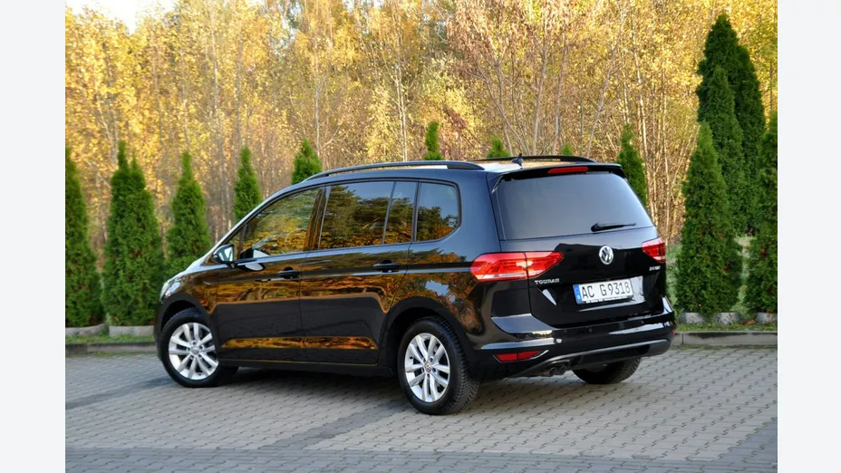 VOLKSWAGEN Touran -