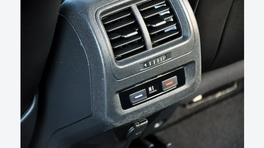 VOLKSWAGEN Touran -