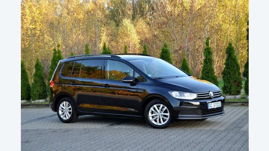 VOLKSWAGEN Touran -