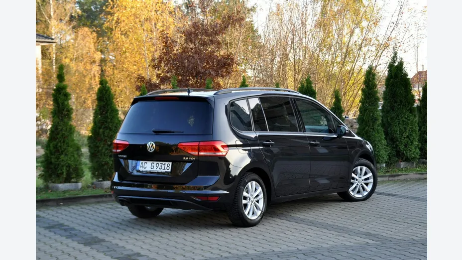 VOLKSWAGEN Touran -