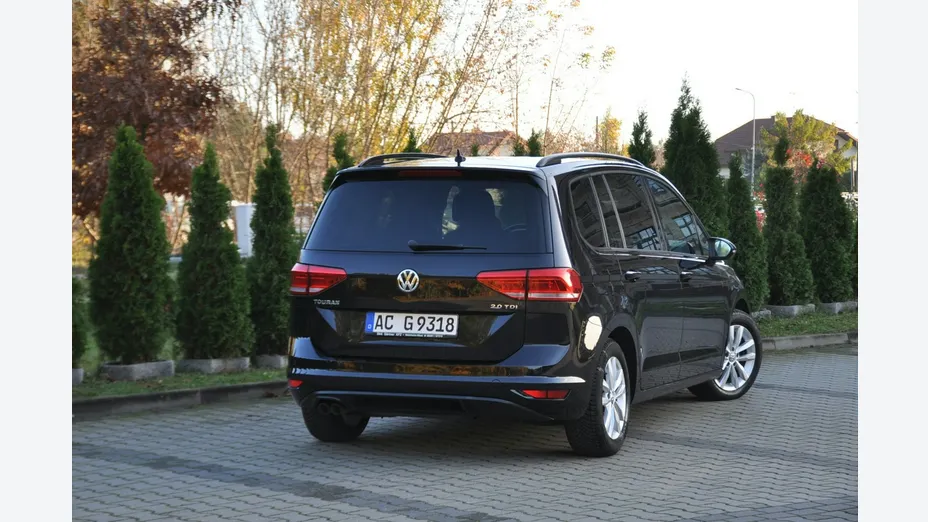 VOLKSWAGEN Touran -