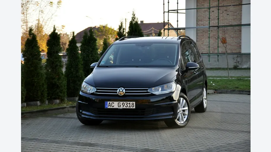 VOLKSWAGEN Touran -
