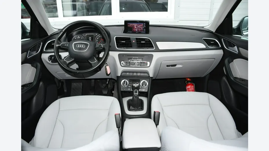 AUDI Q3 -
