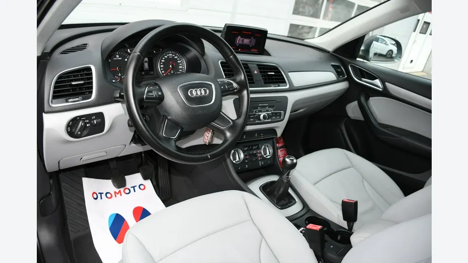 AUDI Q3 -