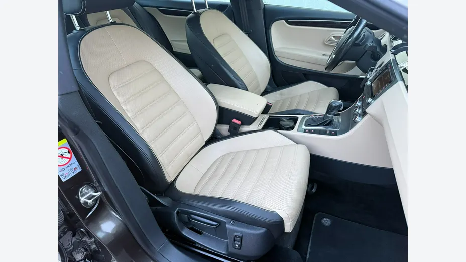 VOLKSWAGEN Passat CC -