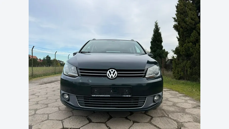 VOLKSWAGEN Touran -