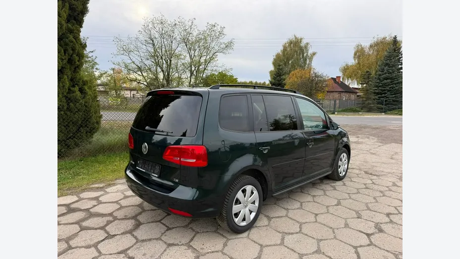 VOLKSWAGEN Touran -