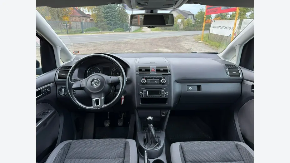 VOLKSWAGEN Touran -