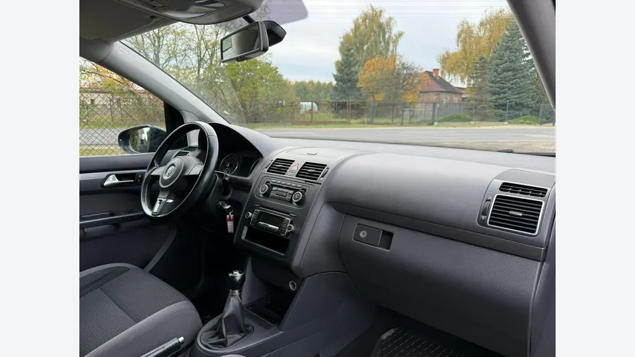 VOLKSWAGEN Touran -