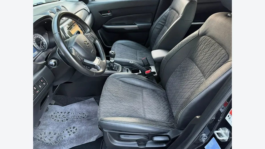 SUZUKI Vitara -