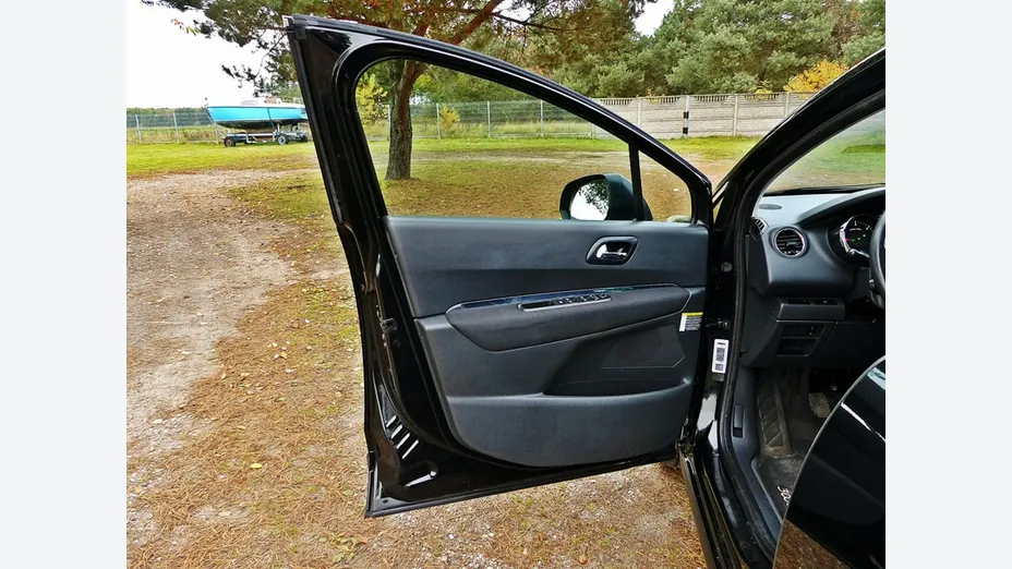 PEUGEOT 3008 -