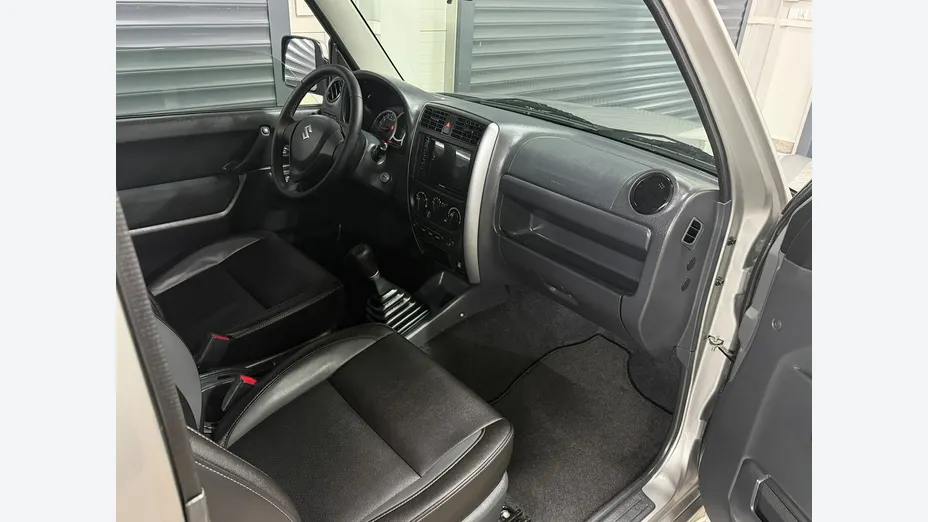 SUZUKI Jimny -