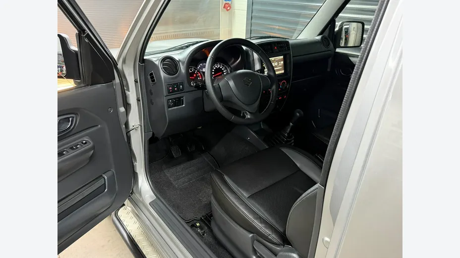 SUZUKI Jimny -
