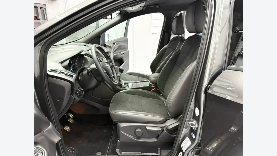 FORD Kuga -