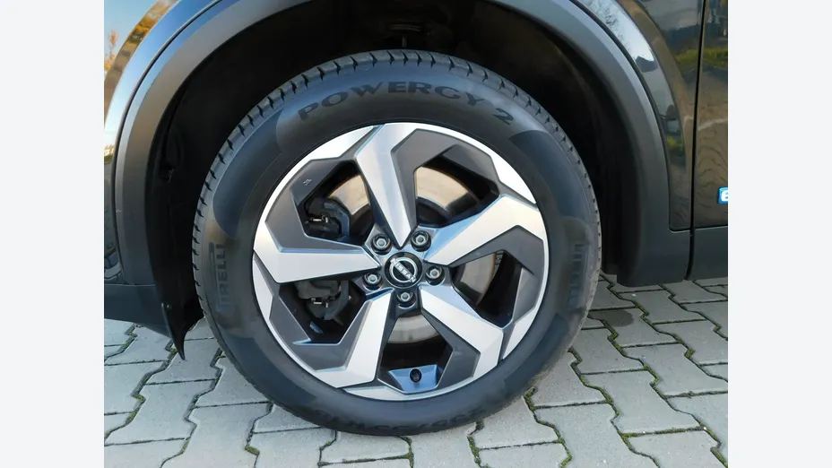 NISSAN Qashqai -