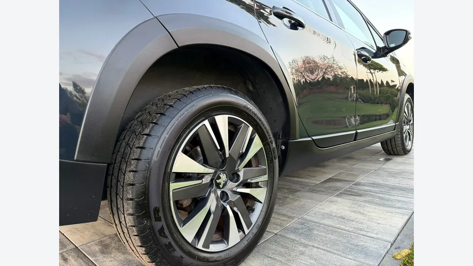 PEUGEOT 2008 -