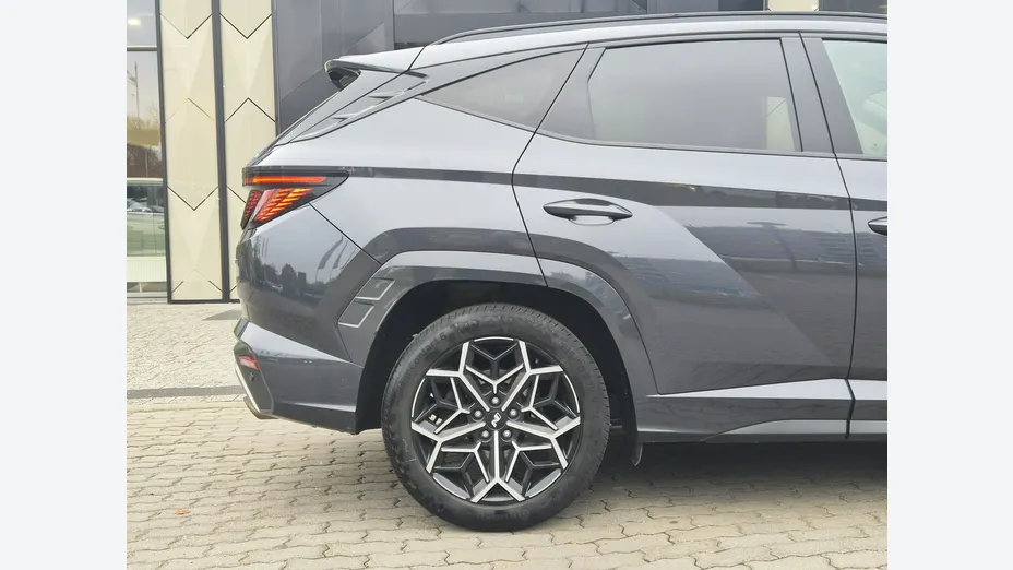 HYUNDAI Tucson -