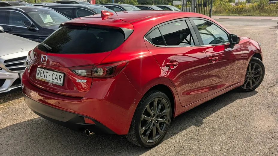 MAZDA 3 -