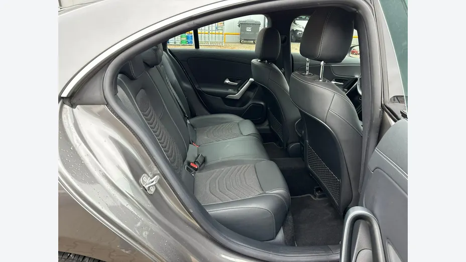 MERCEDES-BENZ CLA -