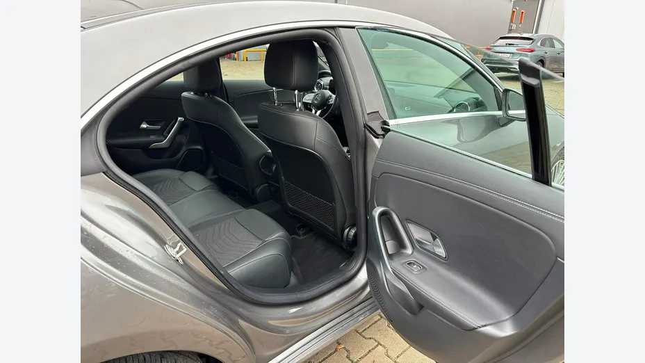 MERCEDES-BENZ CLA -