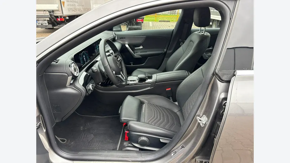 MERCEDES-BENZ CLA -