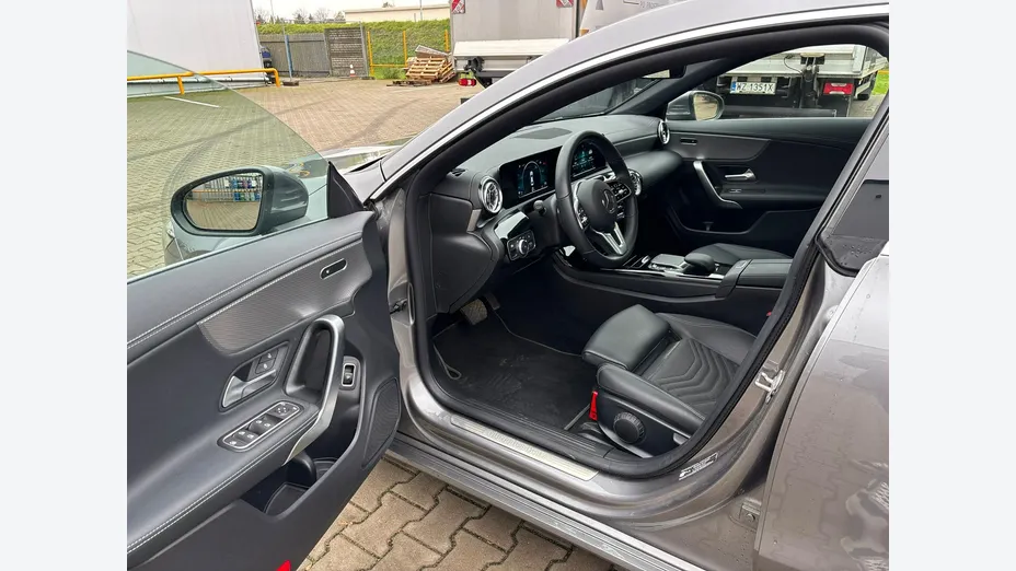MERCEDES-BENZ CLA -