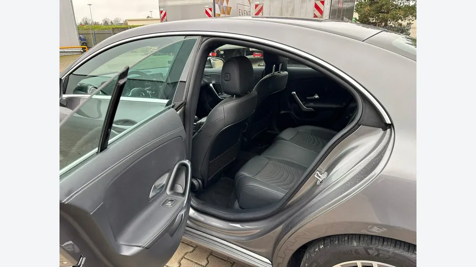 MERCEDES-BENZ CLA -