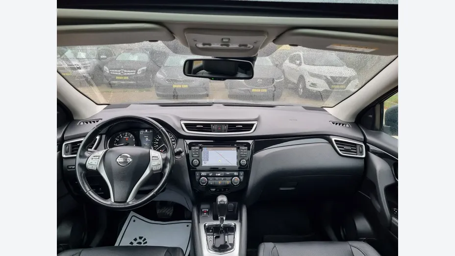 NISSAN Qashqai -